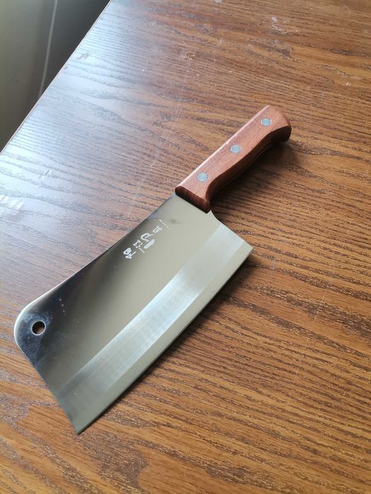 Масивни кухненски сатъри