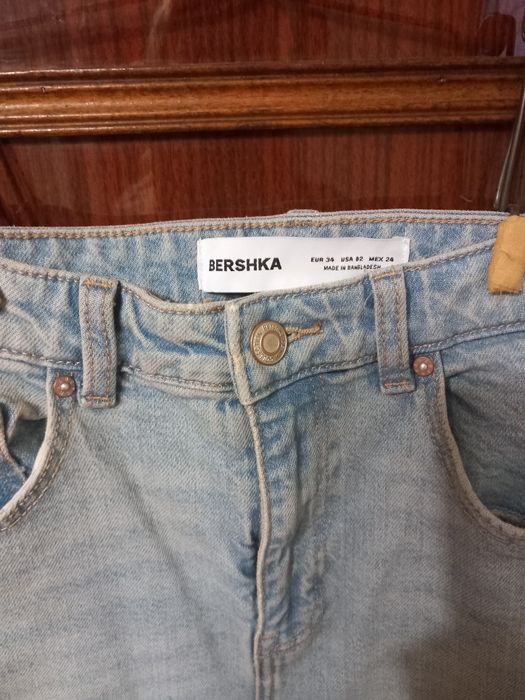 Бели карго дънки