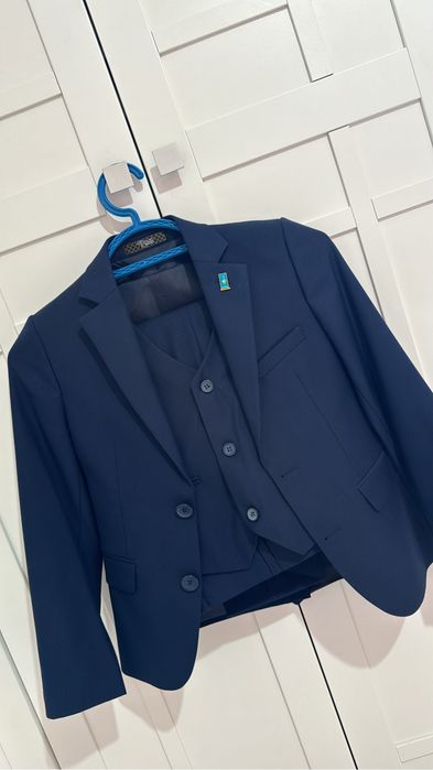 Продам костюм  детский