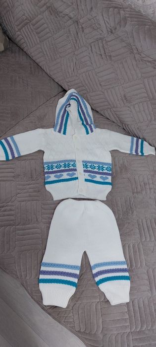 Продам теплые костюмчики для мальчика