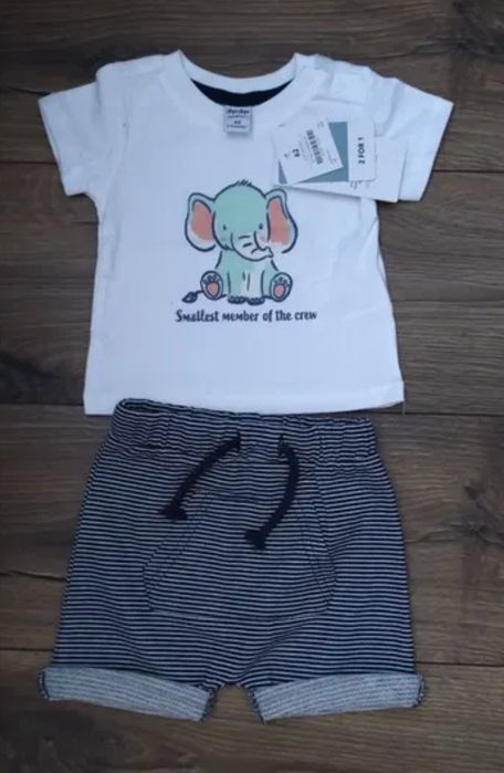 Haine bebe noi / Tricou + pantaloni marimea 62 ( 2-4 luni )