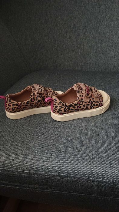 Кецове и маратонки за момиче