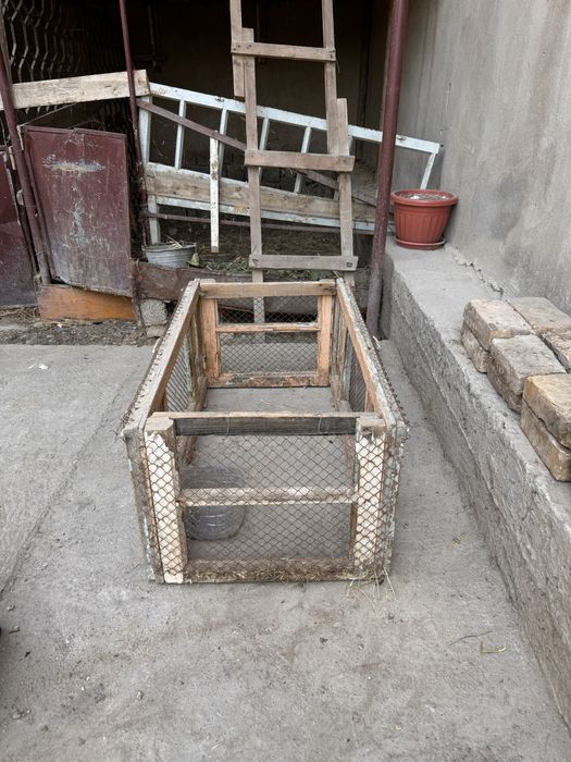 Jo’ja, bedana va mayda parrandalar uchun qafas sotiladi.