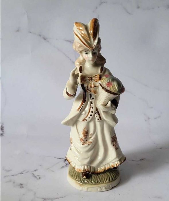 Антикварни порцеланови статуетки