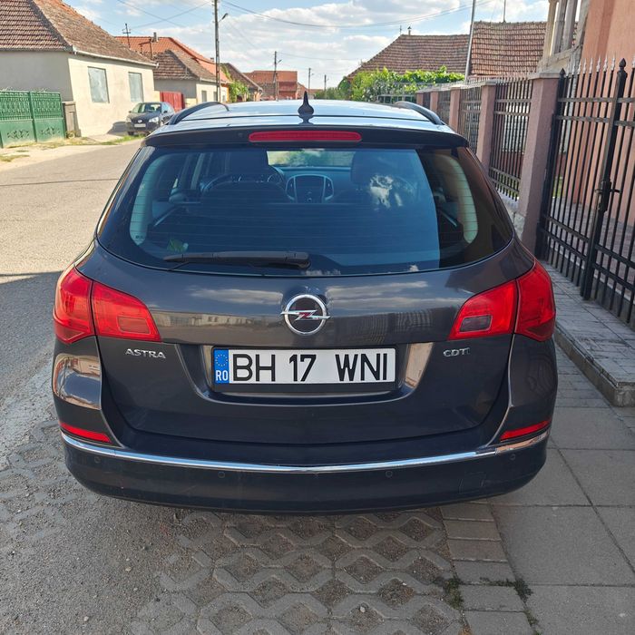 Opel Astra J Sports Tourer
