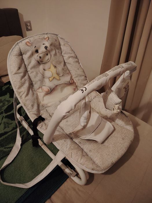 Шезлонг за бебе с регулираща облегалка