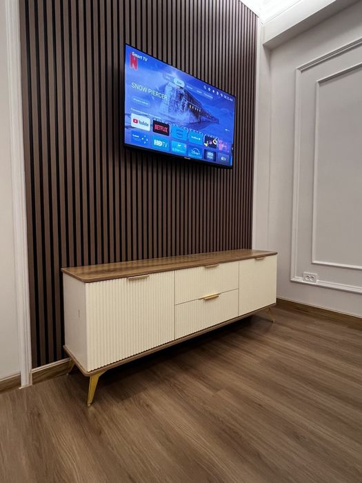 Tv toʻmba, fasad krashinni