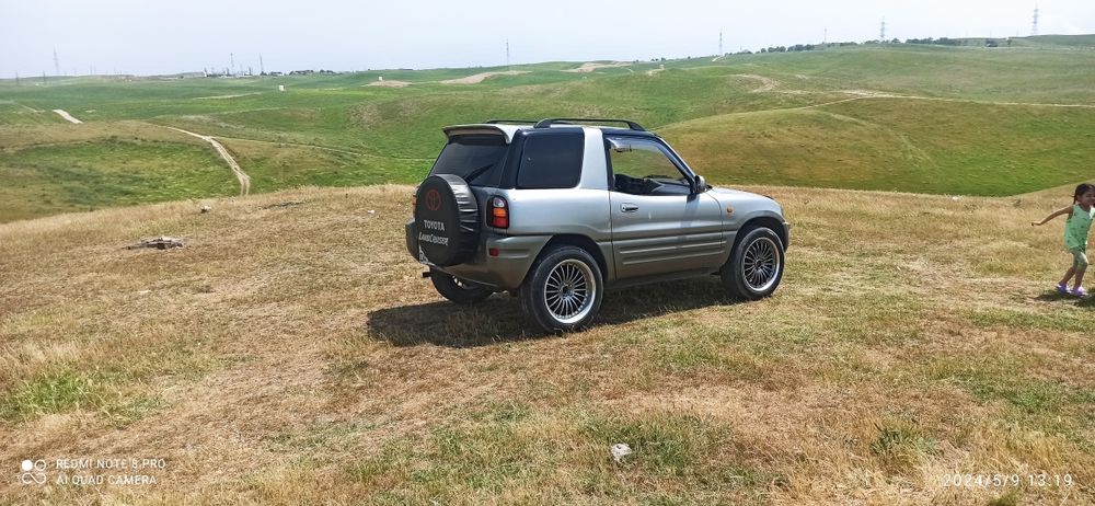 Toyota Rav4 J.   karatishka obmen bor taklifla bosa koramiz