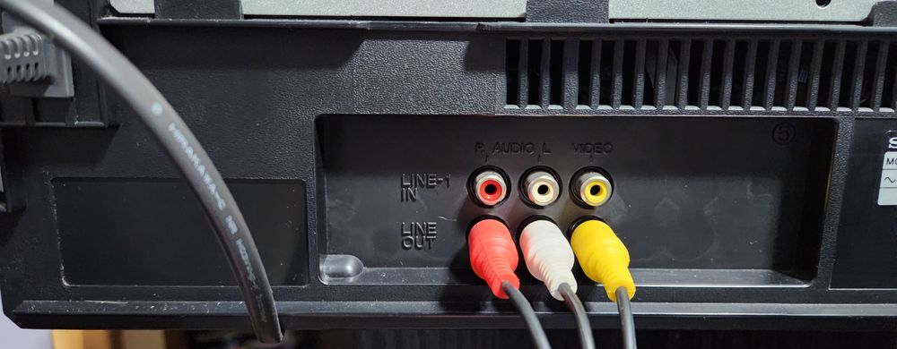 Videorecorder Sony cu telecomandă