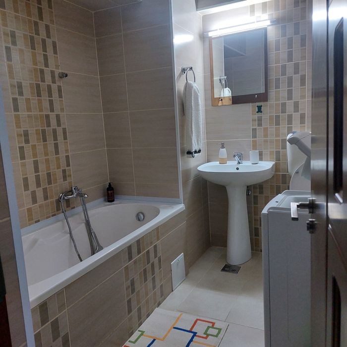 Închiriez garsoniera(hotelier) sau pe termen lung 280 euro lună