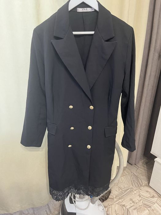 Продам женские платья