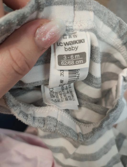 Lot de 5 perechi de pantaloni 
Marimea 62/68