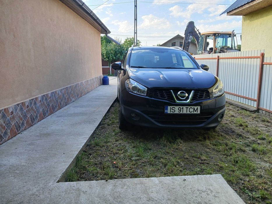 Vând Nissan Qashqai 1,6 diesel