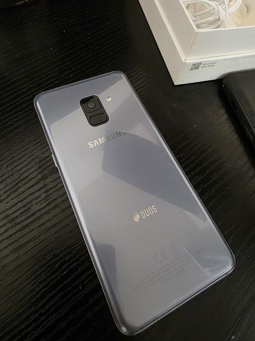 Vând Samsung Galaxy A8 2018