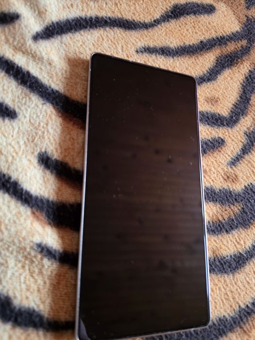 Продавам Samsung S25 ultra 512GB