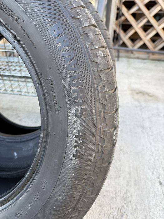 Vand Anvelope 215 70 R 16  Barum  Bravuris 4x4