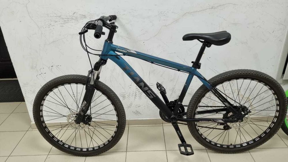 Велосипед MTB черного и бирюзового цвета
