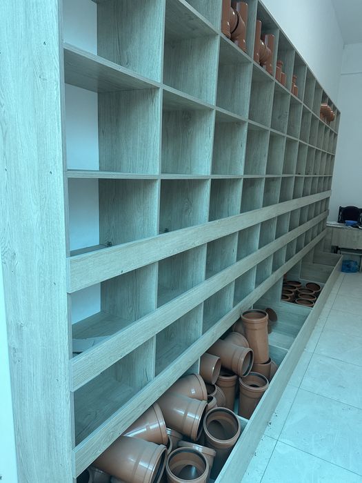 витрина для магазина сантехники