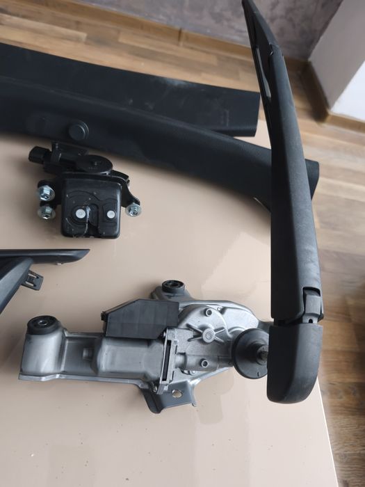 Piese Toyota CHR lunetă .sensori spate