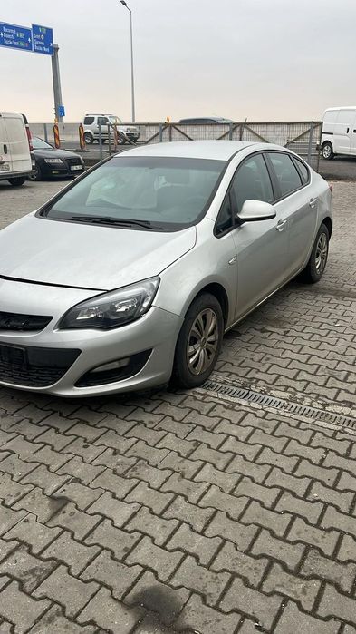 Dezmembram Opel Astra J 1.6 benzina din 2018