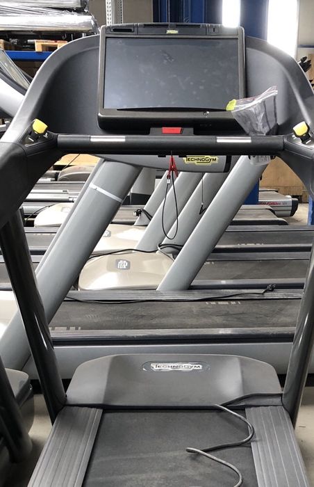 Depozit aparate fitness technogym