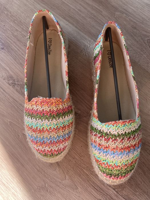 Цветни еспадрили