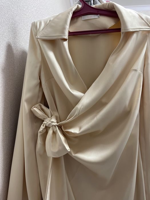 Платье из атласса премиум качества