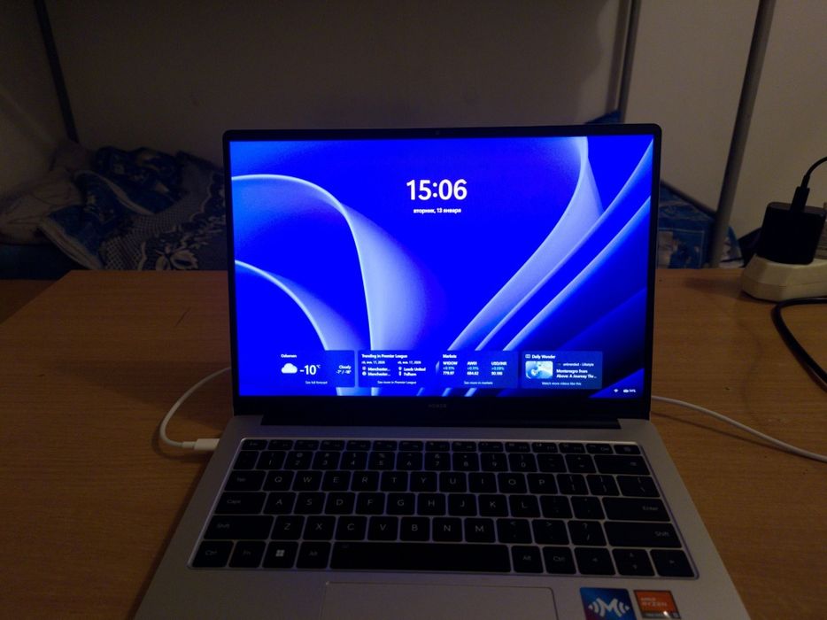 Honor magicbook x14 r5 7640hs 500gb ssd