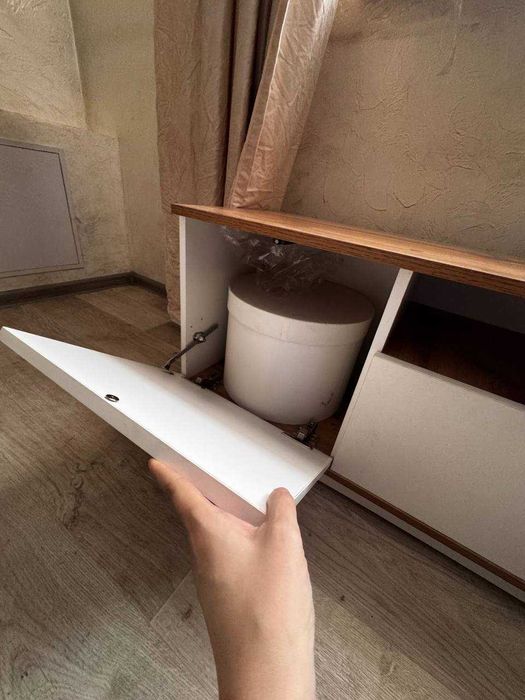 Продам тумбу под ТВ