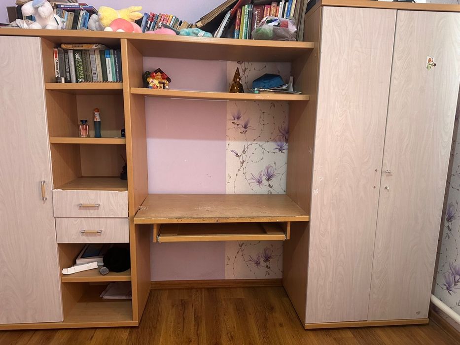 Продам кровати , матрасы и шкаф