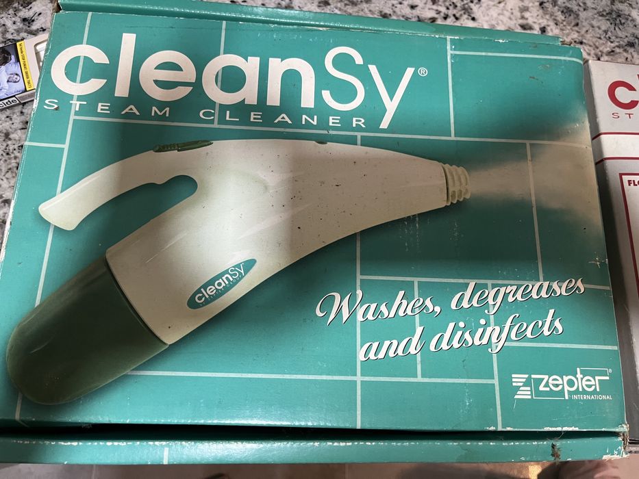 Aspirator portabil cu abur echipat cu accesorii Cleansy Zepter NOU