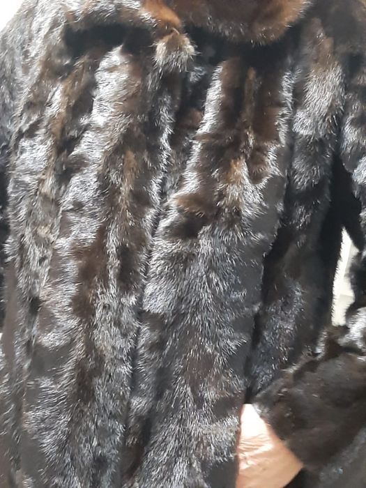 Продам норковую шубу.