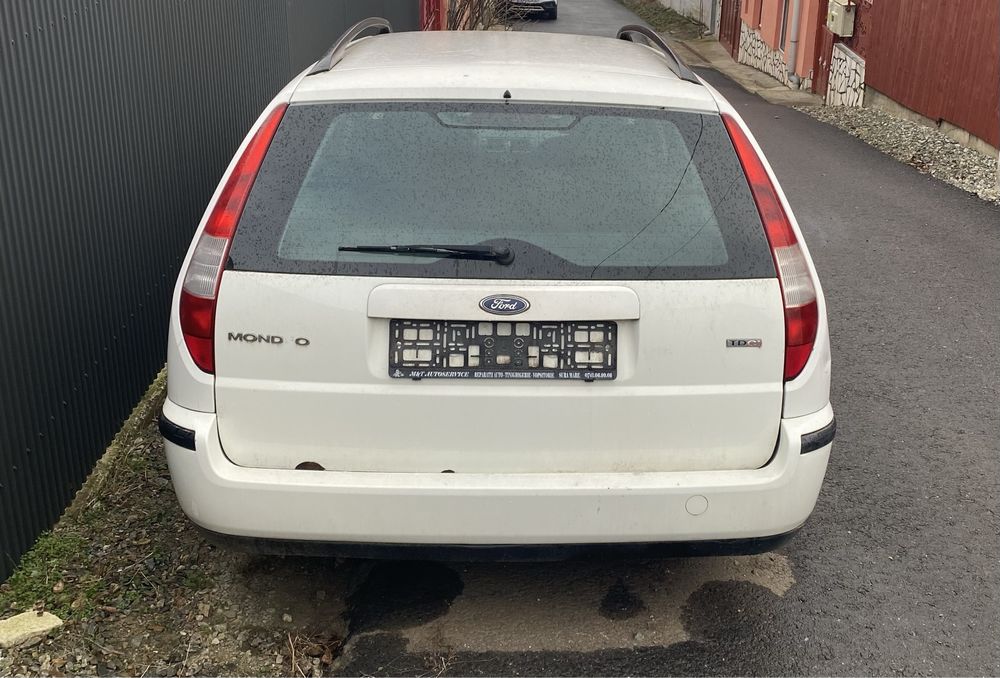 Vand masina pentru piese