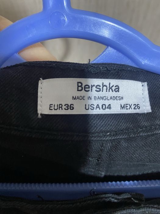 Продам женские джинсы