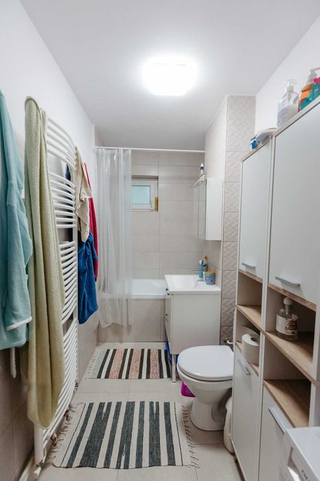 Vând apartament cu 3 camere in Vlaicu