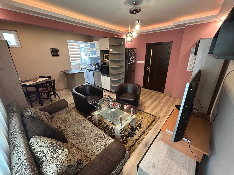 Дава се под наем Тристаен апартамент в Бургас, Възраждане - 85 кв.м за 747.66 € - Снимка #1