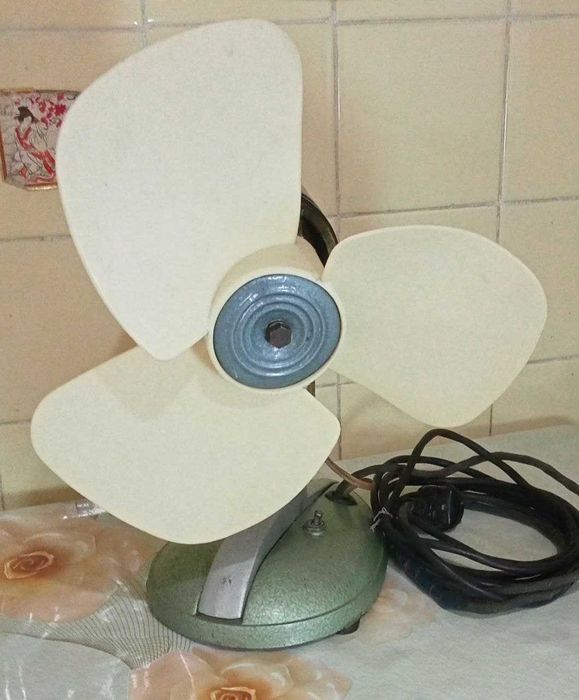 Продам. Ретро вентилятор 1965 произв. Харьковского совнархоза. Рабочий