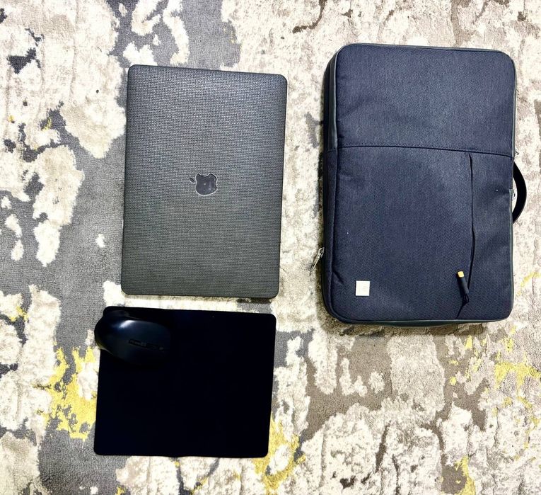 Mac book 2019. Ideal holda