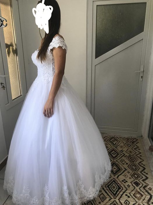 Vând rochie de mireasă stil prințesă