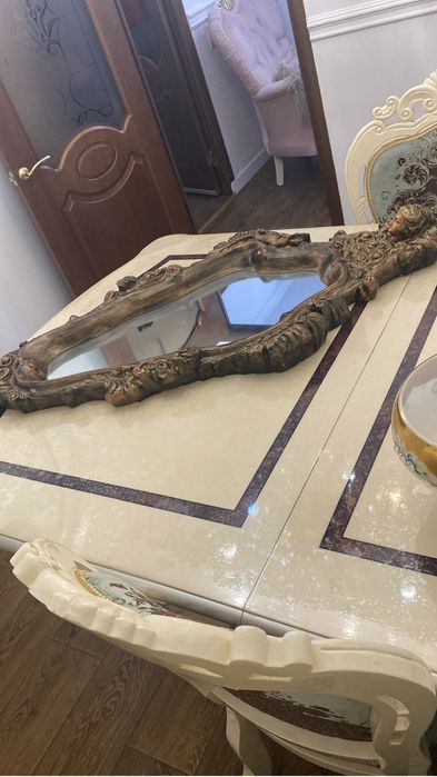 Продам 2 одинаковых антикварных зеркала