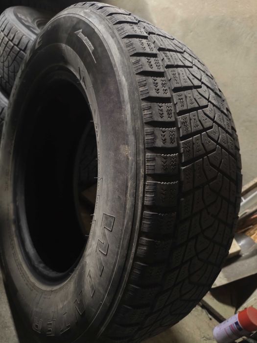 Резина  265/65 R17 зимнее