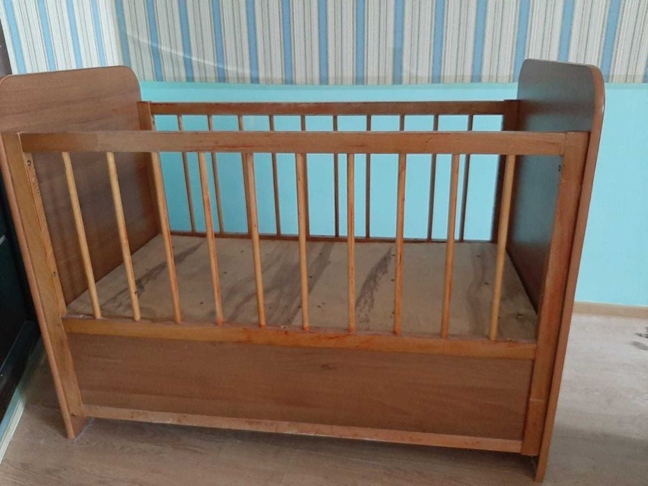 Детская кроватка