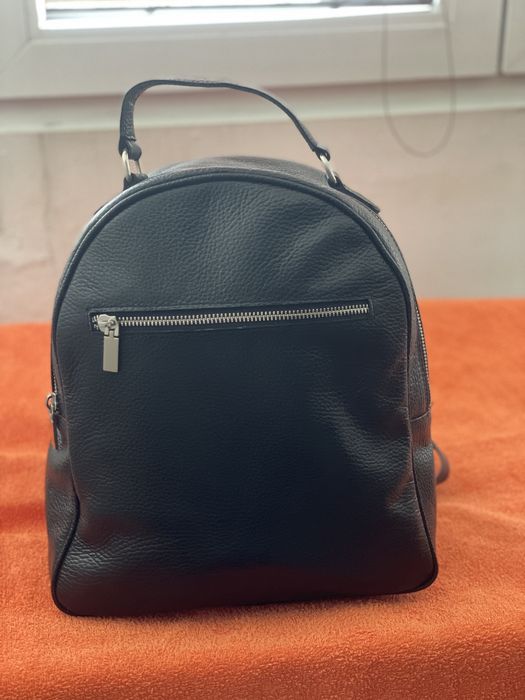 Ghiozdan negru din piele naturala