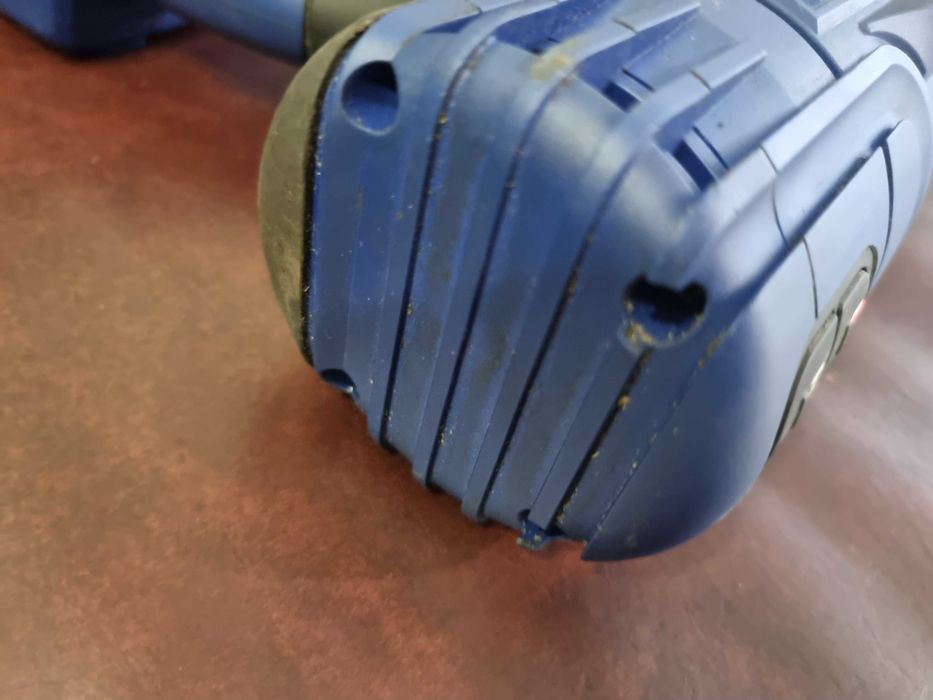 Акумулаторен ударен безчетков гайковерт