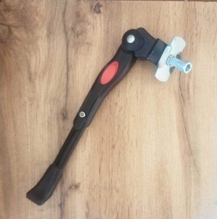 Подножка и флягодержатель для велосипеда.