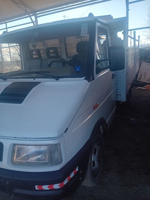 Vând iveco dayli
