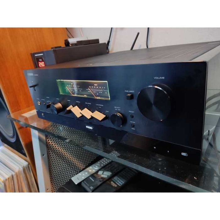 Receiver Yamaha R-N2000A în stare perfectă