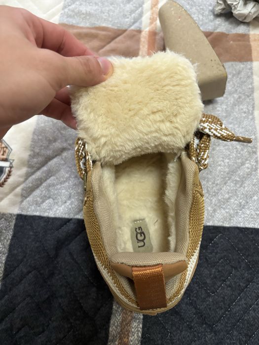 vand ugg noi nouti cu cutie si etichete