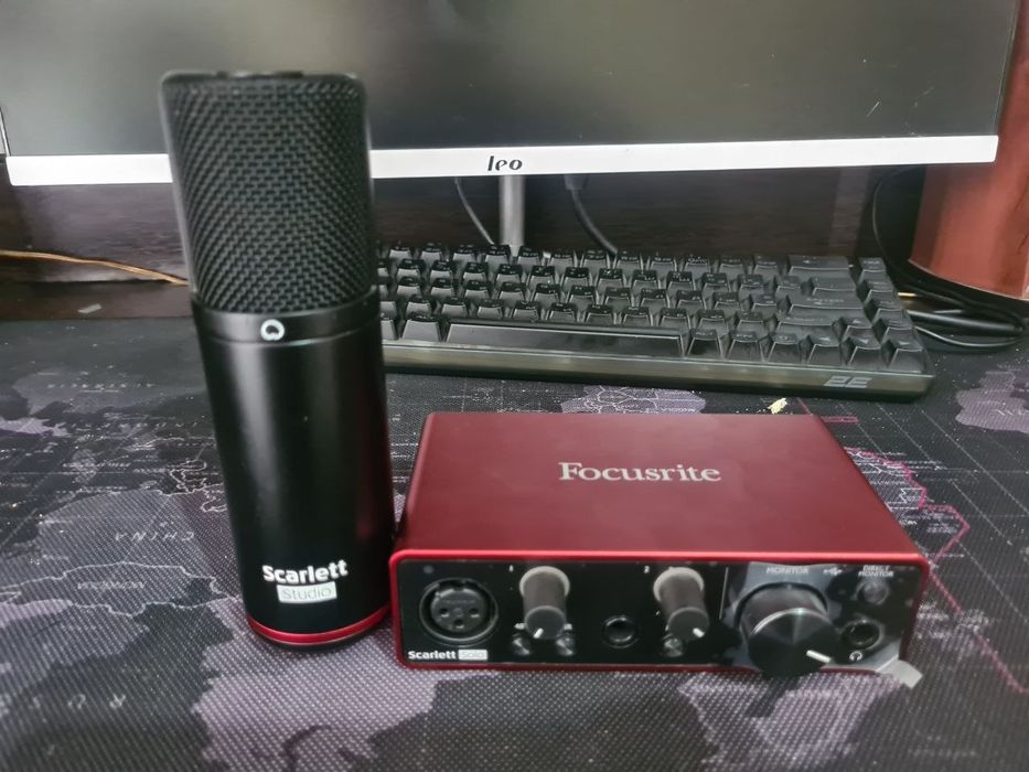 micrafon zvukavoy karta scarlett