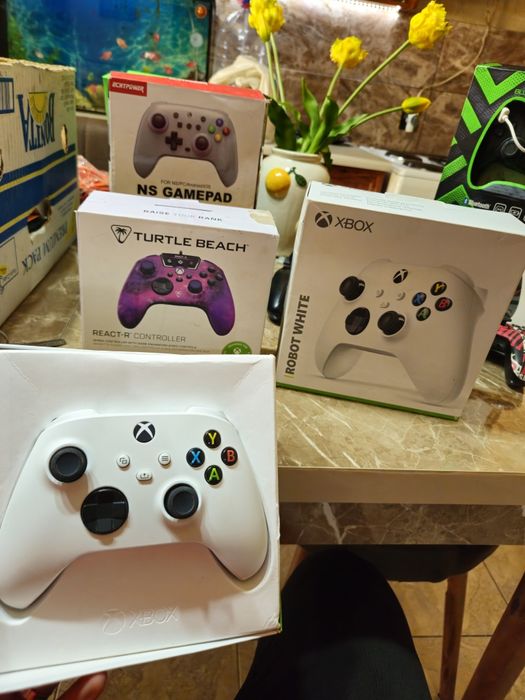 Джойстици Xbox Robot Whyte